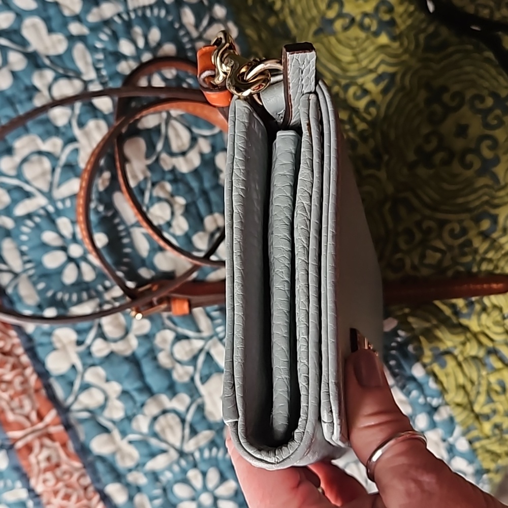 Dooney&Bourke Becca crossbody - Picture 6 of 8